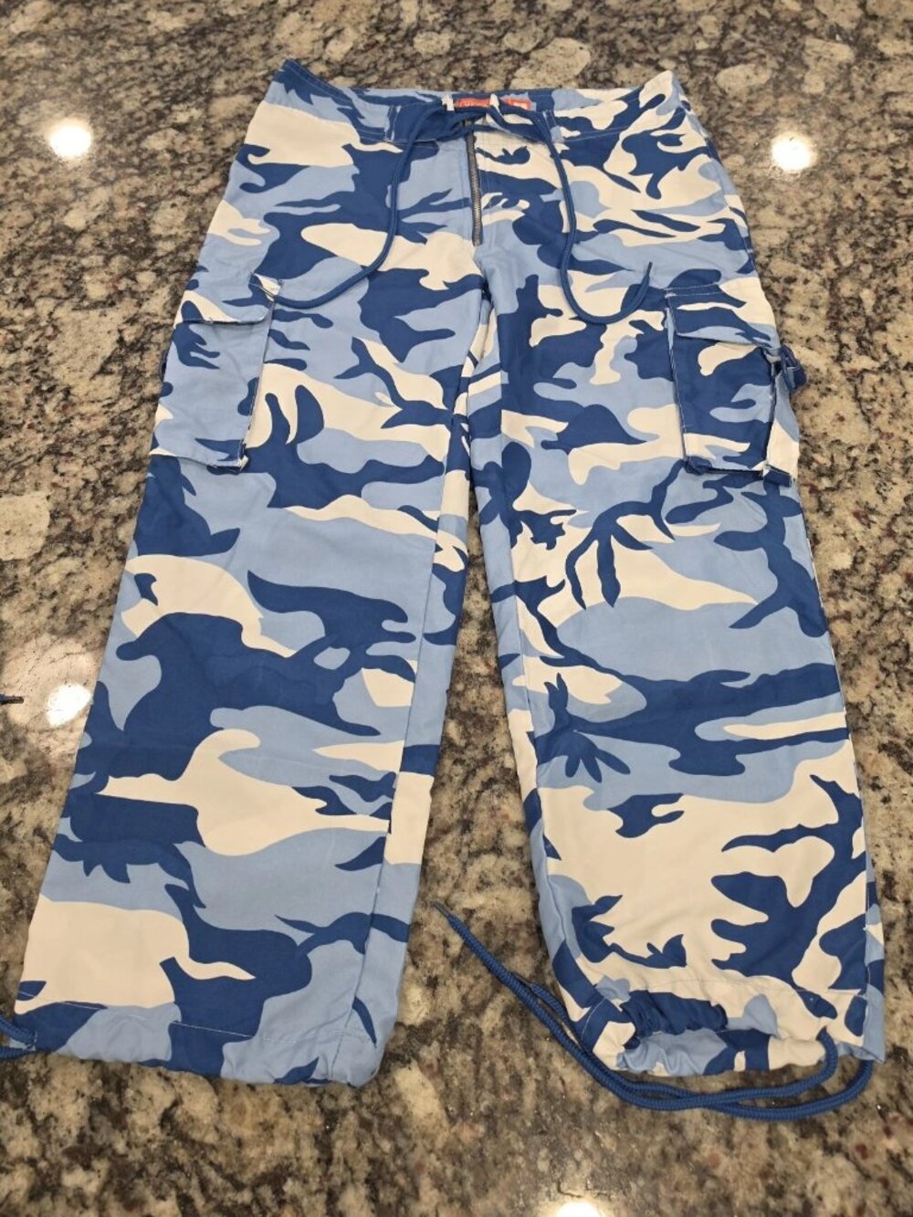 Verona Womens Blue White Camouflage Capri With Drawstrings Size 1 EUC